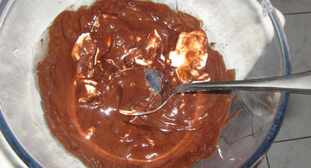 preparazione dei biscotti al cioccolato step 1