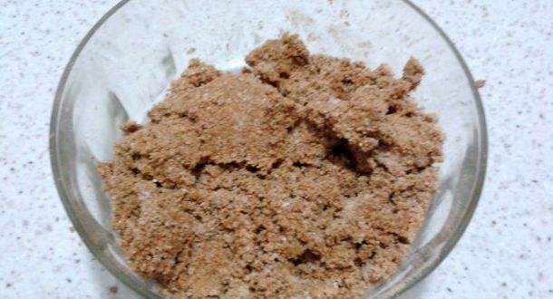 Preparazione dei biscotti ai cornflakes integrali: step 2
