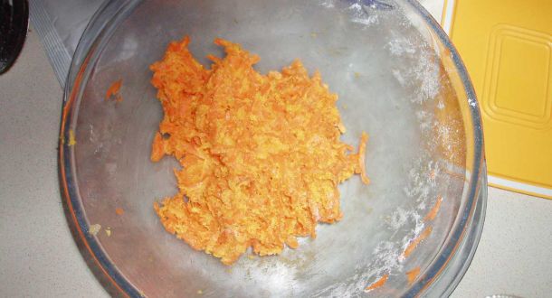 Preparazione dei biscocarota step 1