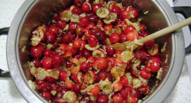 preparazione della marmellata di ciliegie fase 3