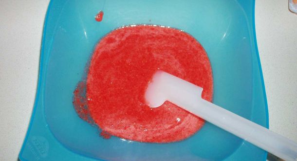 fragole frullate con zucchero per la base del gelato