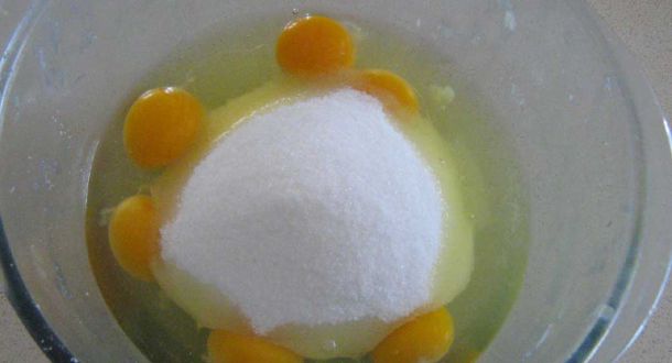 Ricetta crema pasticcera - uova e zucchero