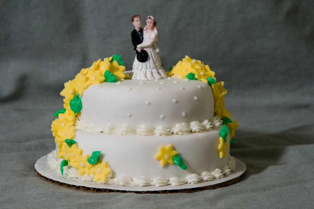 mini_wedding_cakes.jpg