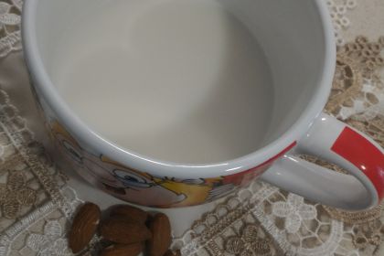 latte di mandorle