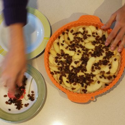 crumble impasto mele uvetta